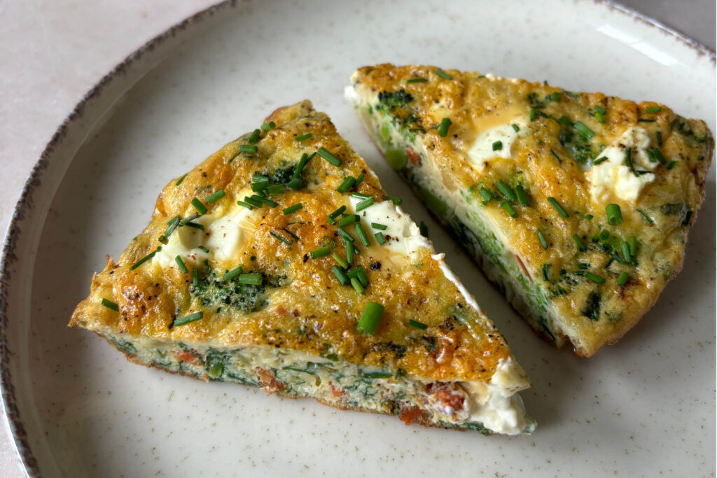 Brokkoli-Frittata mit Mangold und Chorizo