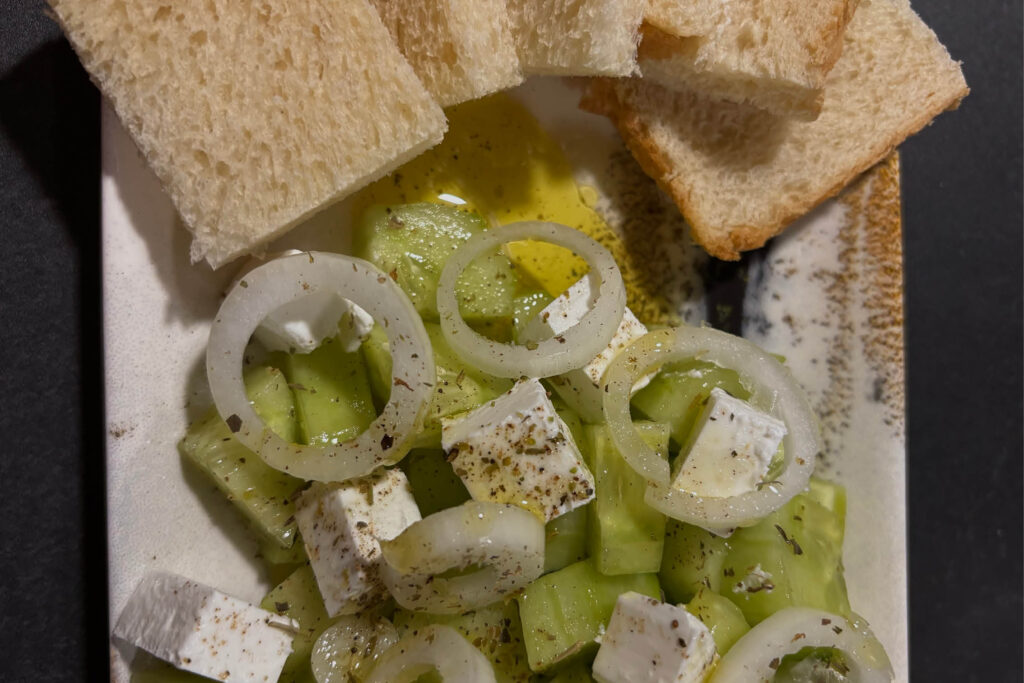 Gurkensalat mit Feta Käse