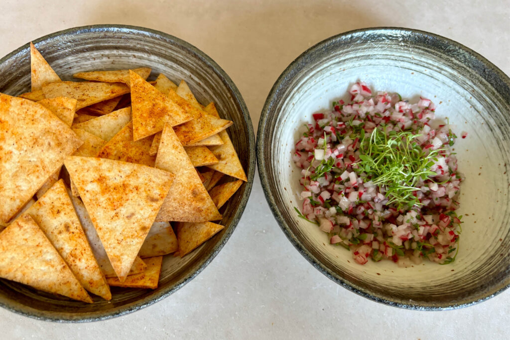 Radieschen-Salsa mit Tortillachips